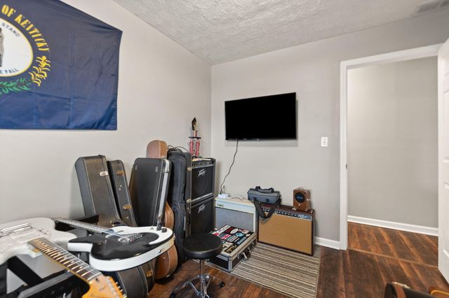 220 W Railroad Street, Stanton, KY 40380