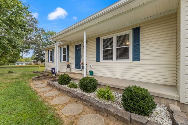 220 W Railroad Street, Stanton, KY 40380