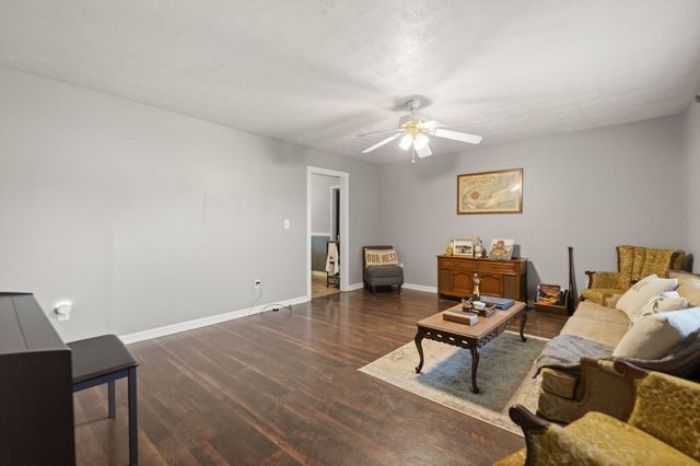 220 W Railroad Street, Stanton, KY 40380