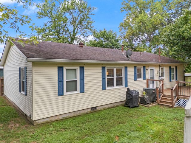 220 W Railroad Street, Stanton, KY 40380