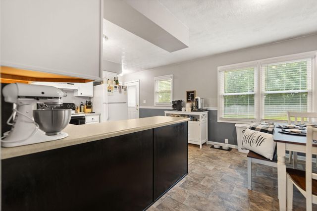 220 W Railroad Street, Stanton, KY 40380