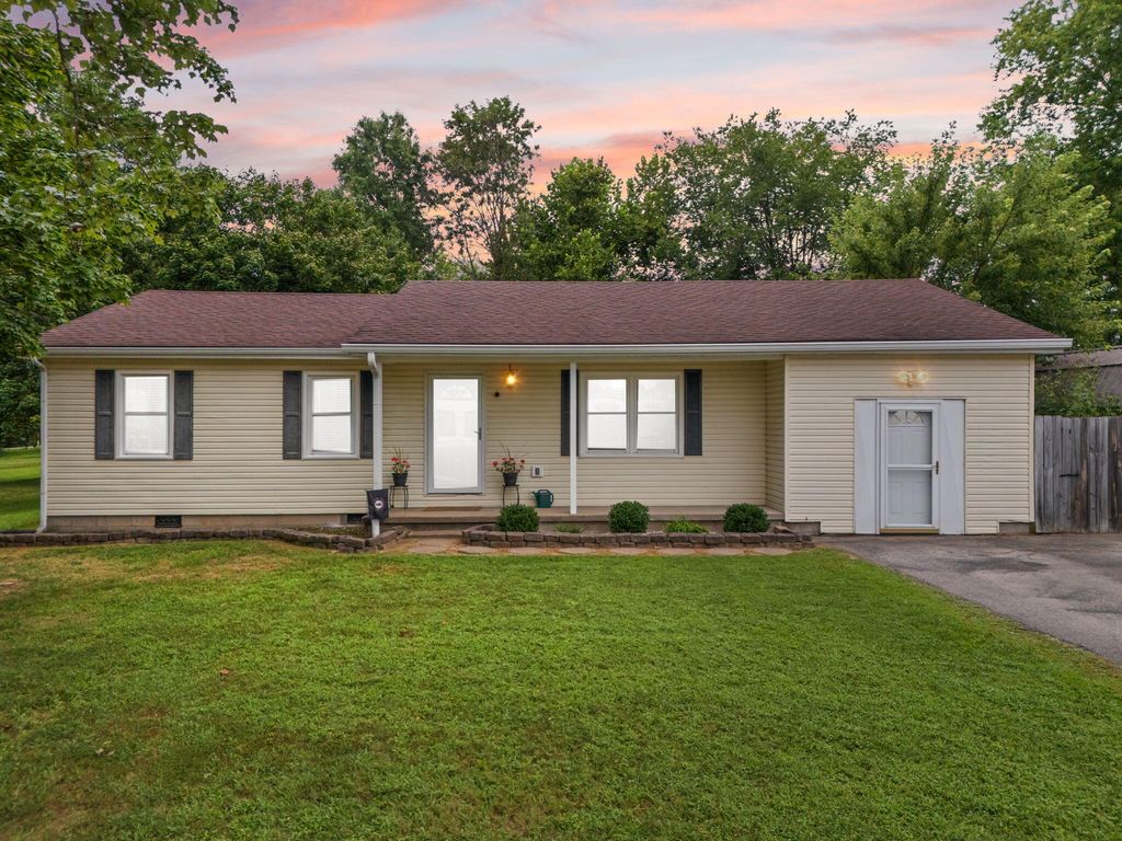 220 W Railroad Street, Stanton, KY 40380