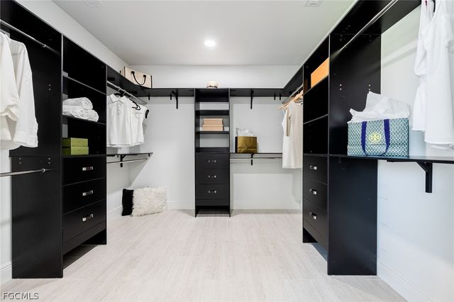 12881 Kelly Bay CT, Fort Myers, FL 33908