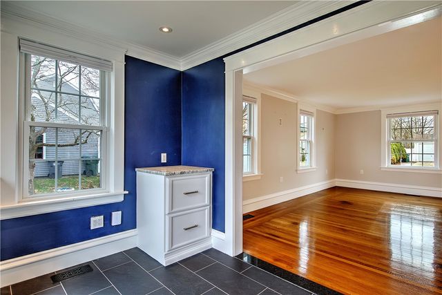 11 Elmcroft Avenue, Providence, RI 02908