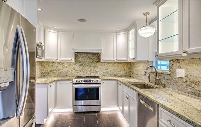 11 Elmcroft Avenue, Providence, RI 02908