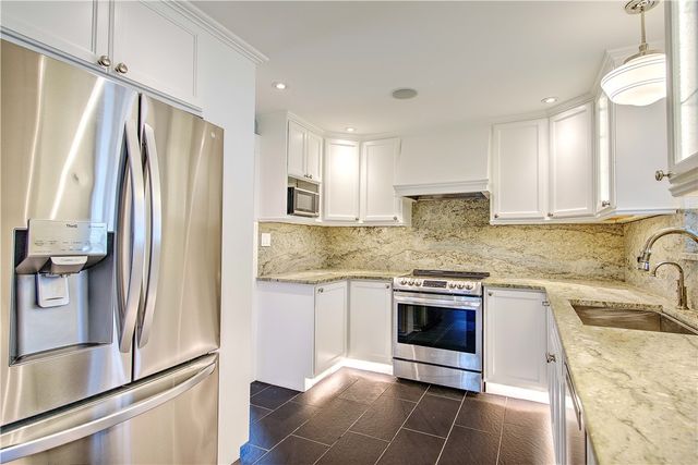 11 Elmcroft Avenue, Providence, RI 02908