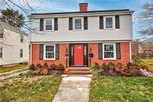 11 Elmcroft Avenue, Providence, RI 02908