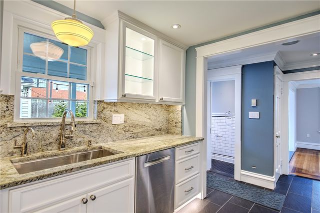 11 Elmcroft Avenue, Providence, RI 02908