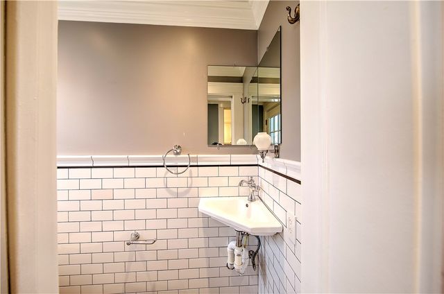 11 Elmcroft Avenue, Providence, RI 02908