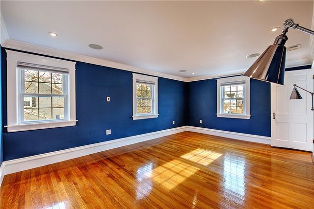 11 Elmcroft Avenue, Providence, RI 02908