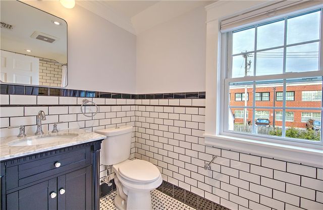 11 Elmcroft Avenue, Providence, RI 02908