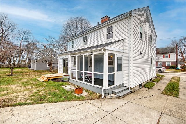 11 Elmcroft Avenue, Providence, RI 02908