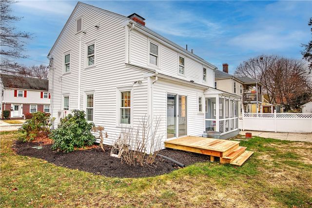 11 Elmcroft Avenue, Providence, RI 02908