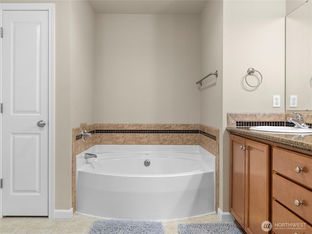 7625 Kodiak Avenue NE, Lacey, WA 98516