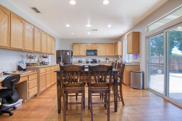 3724 Macadamia Ln, Ceres, CA 95307