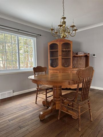 920 Clinton Avenue, Update, MI 48079