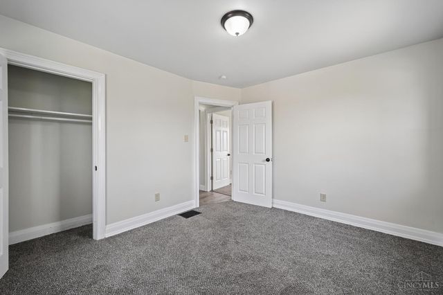 4052 Mcfarran Avenue, Cincinnati, OH 45211