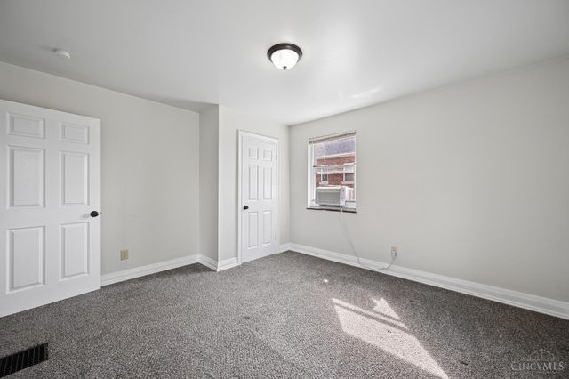 4052 Mcfarran Avenue, Cincinnati, OH 45211