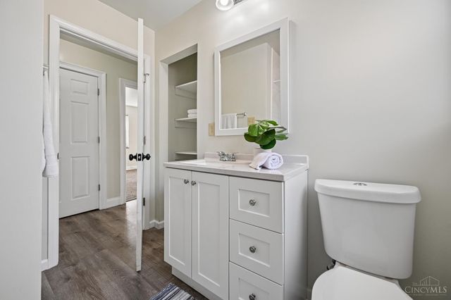 4052 Mcfarran Avenue, Cincinnati, OH 45211