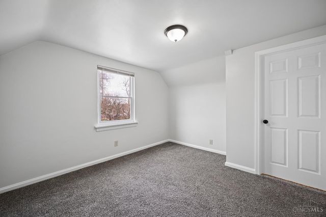 4052 Mcfarran Avenue, Cincinnati, OH 45211