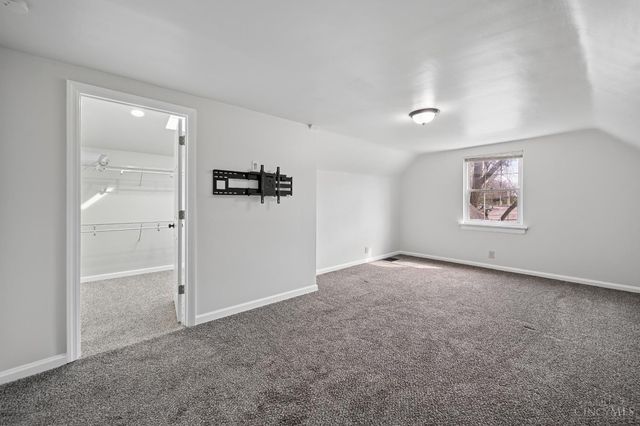 4052 Mcfarran Avenue, Cincinnati, OH 45211