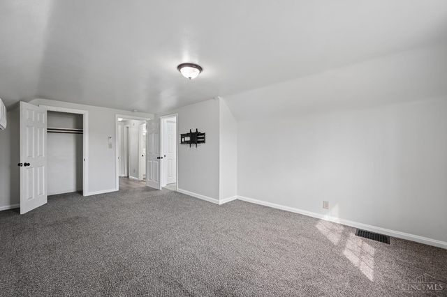 4052 Mcfarran Avenue, Cincinnati, OH 45211