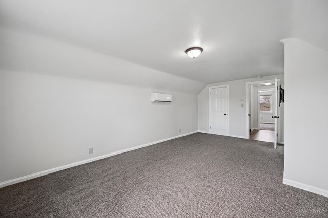 4052 Mcfarran Avenue, Cincinnati, OH 45211