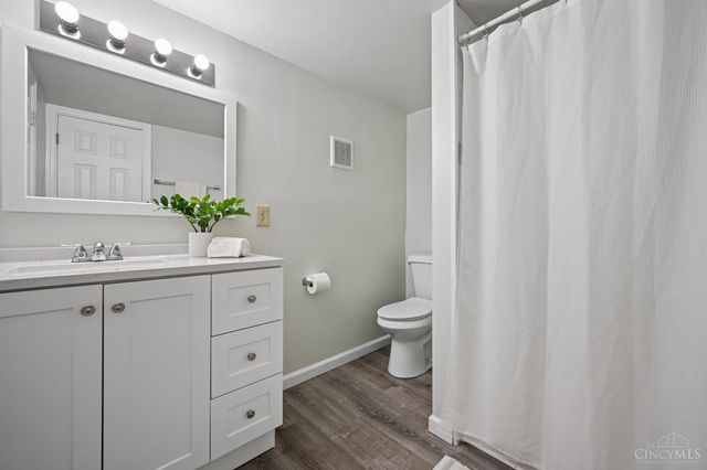 4052 Mcfarran Avenue, Cincinnati, OH 45211