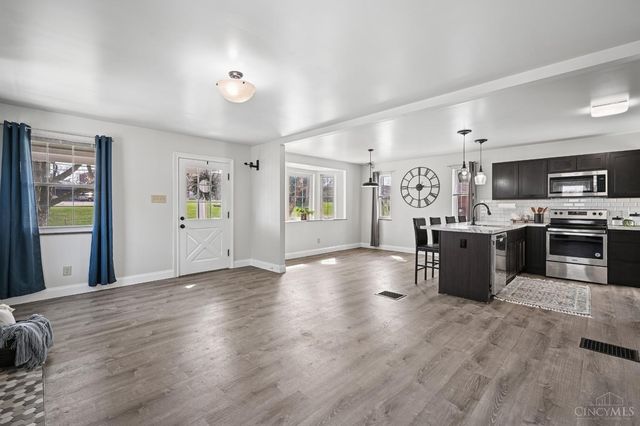 4052 Mcfarran Avenue, Cincinnati, OH 45211