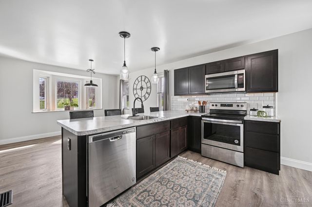 4052 Mcfarran Avenue, Cincinnati, OH 45211