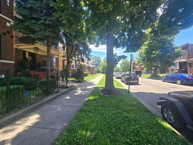 7735 S May Street, Chicago, IL 60620