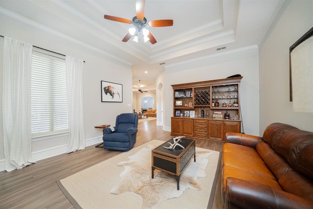 111 Rutland Dr, Hallsville, TX 75650