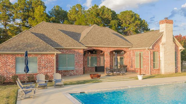 111 Rutland Dr, Hallsville, TX 75650