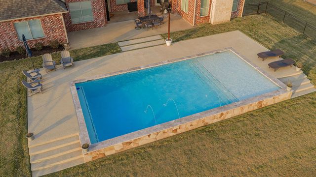 111 Rutland Dr, Hallsville, TX 75650