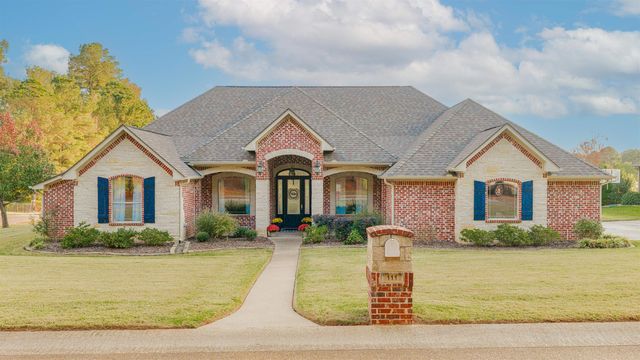 111 Rutland Dr, Hallsville, TX 75650