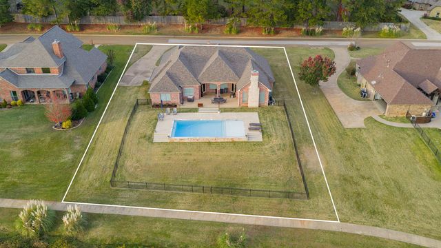 111 Rutland Dr, Hallsville, TX 75650