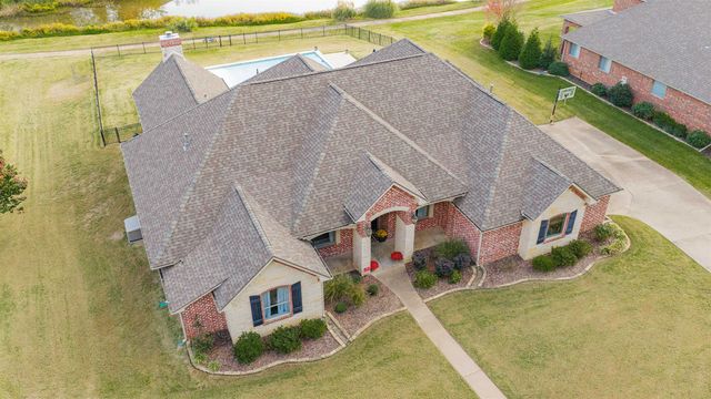111 Rutland Dr, Hallsville, TX 75650