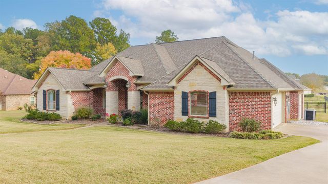 111 Rutland Dr, Hallsville, TX 75650