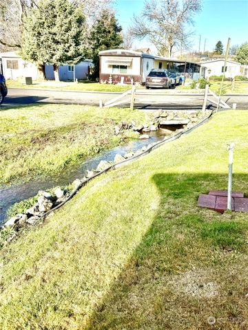 1458 SE Sandpiper Lane, College Place, WA 99324