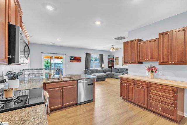 17 Crestwood Pines Trail, Piedmont, SC 29673