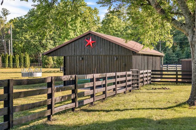 2031 Maple Ln, Franklin, TN 37067