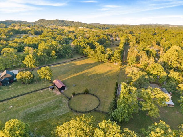 2031 Maple Ln, Franklin, TN 37067