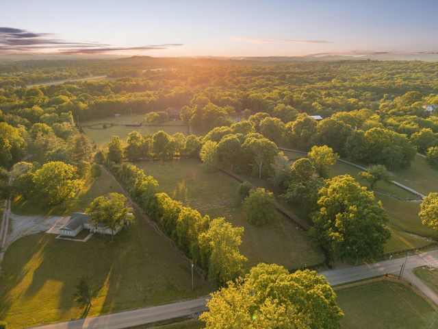 2031 Maple Ln, Franklin, TN 37067