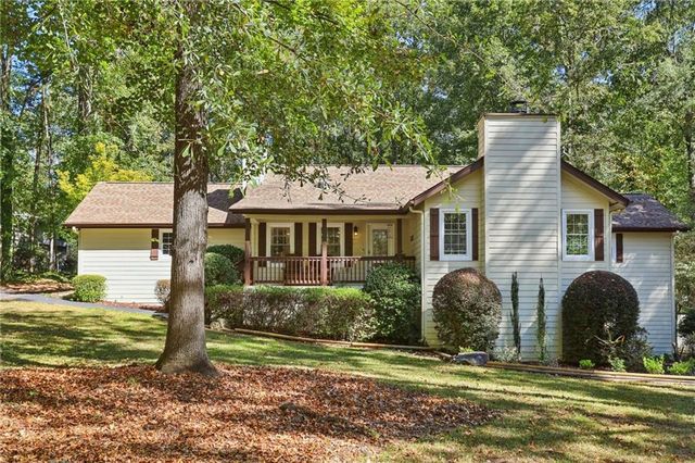 15 Perthshire Drive, Peachtree City, GA 30269