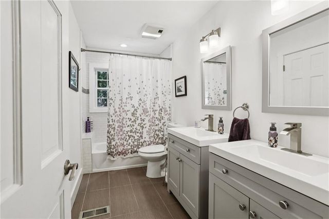 15 Perthshire Drive, Peachtree City, GA 30269