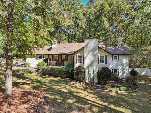 15 Perthshire Drive, Peachtree City, GA 30269