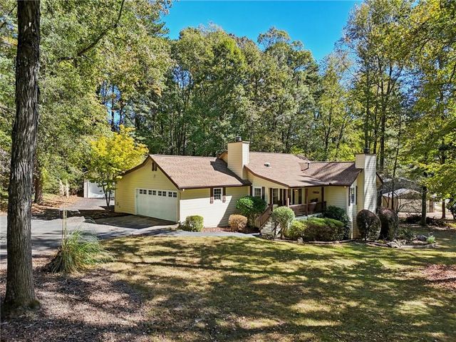 15 Perthshire Drive, Peachtree City, GA 30269