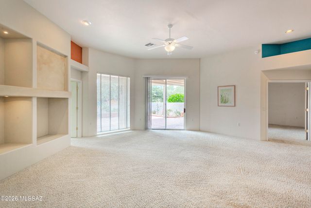 651 W Camino Del Bondadoso, Green Valley, AZ 85614