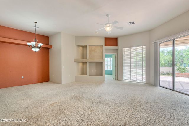 651 W Camino Del Bondadoso, Green Valley, AZ 85614