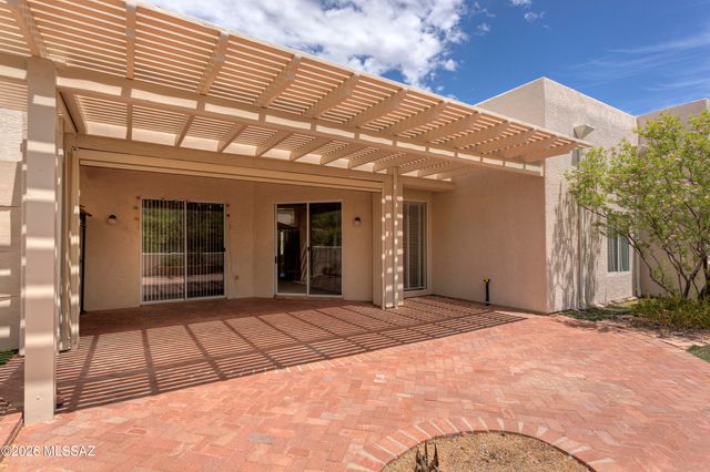 651 W Camino Del Bondadoso, Green Valley, AZ 85614
